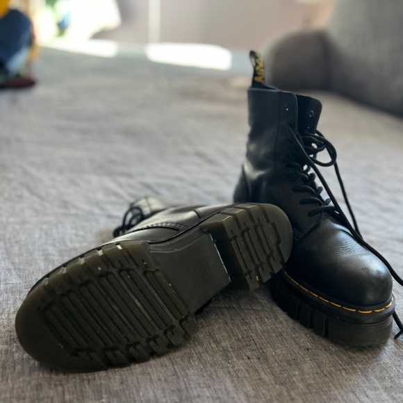 Dr Marten Audrick Boot - Picture 5 of 5